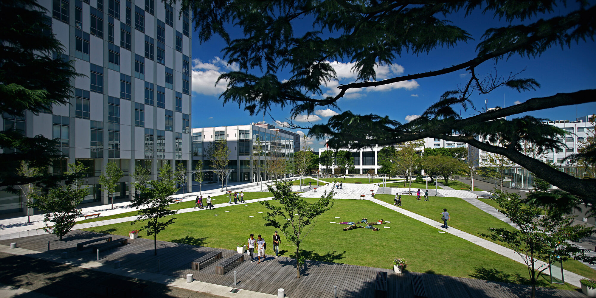 神奈川工科大学学生广场 Landscape Design Inc